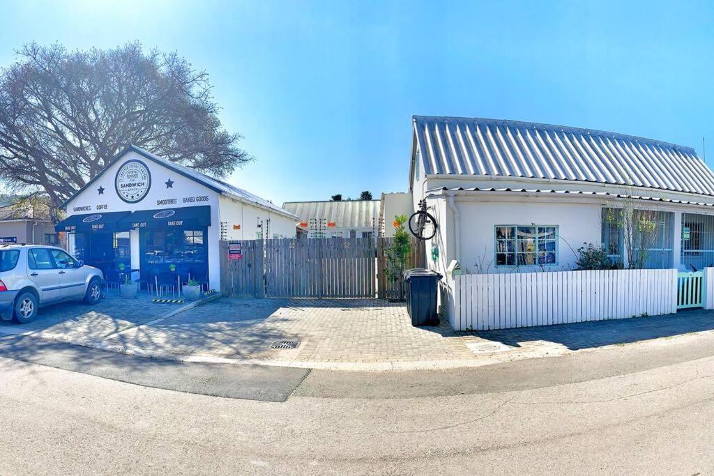 The Town House - Lower Knysna Central エクステリア 写真